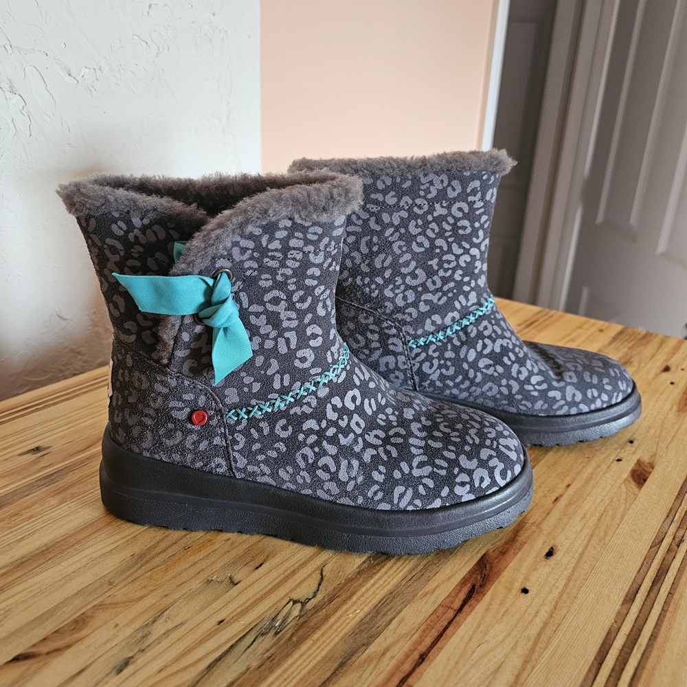 New UGG I Heart Knotty Gray Leopard Print Suede Boots Sz 5 - Girlie & Comfy